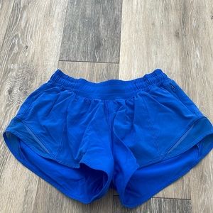Lululemon Hotty Hot Shorts 2.5 Lined